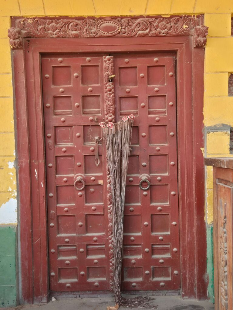 Majunga — Door