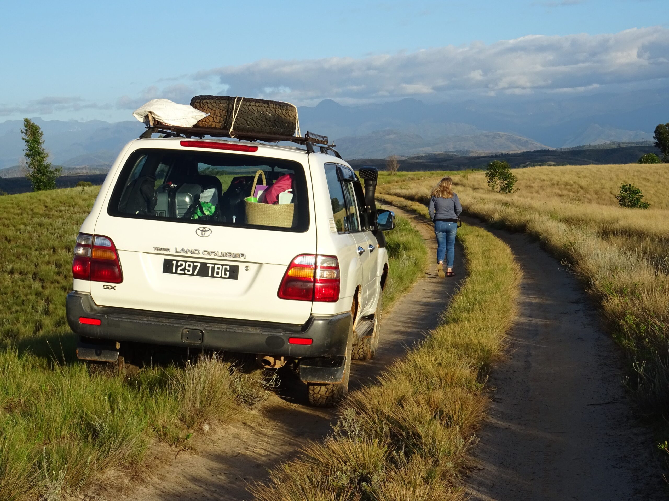 Travellers and driver on an open itinerary in Madagascar